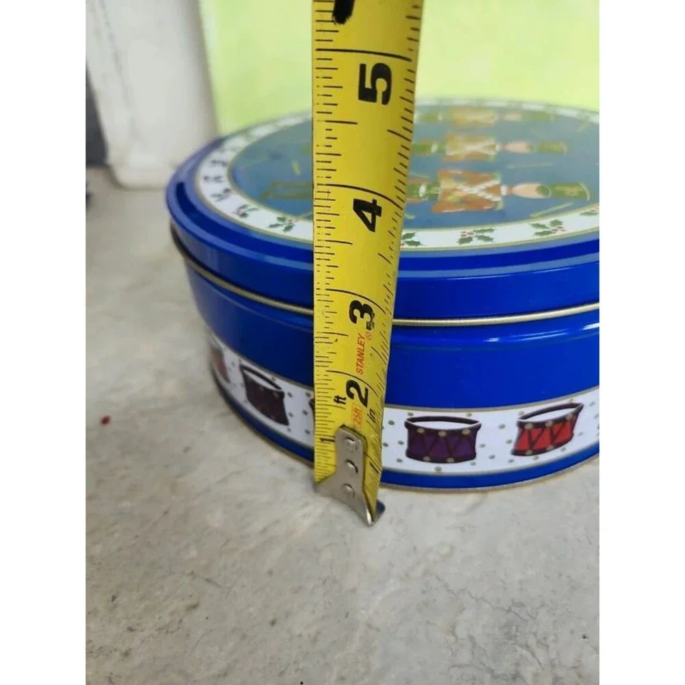 Vintage drummer boy empty cookie tin